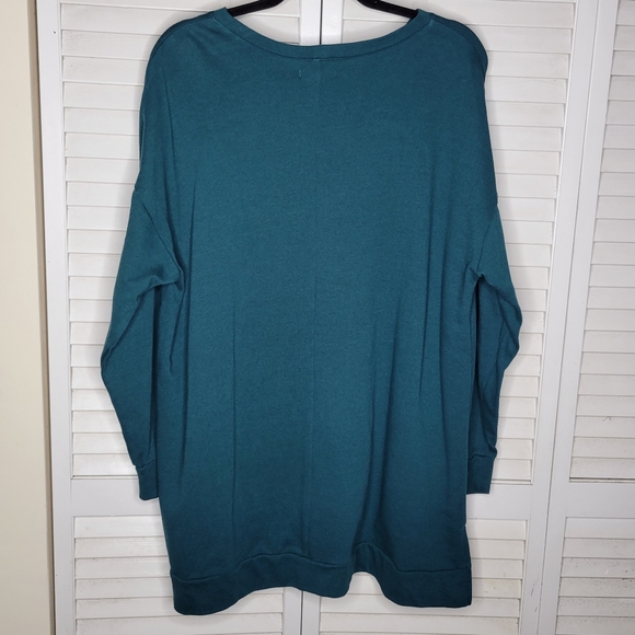 Lane Bryant Scattered Stars High-Low Graphic Sweatshirt Green/Silver PLUS 18/20 - Picture 10 of 15
